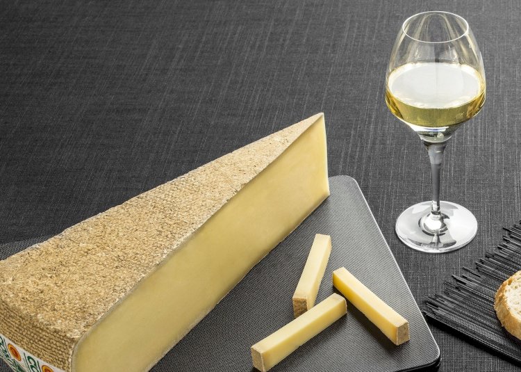 Your comté, with what type of wine ?